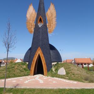 Devecseri Újjászületés Ökumenikus Kápolna és a Makovecz Park (Iszapkatasztrófa Emlékpark)